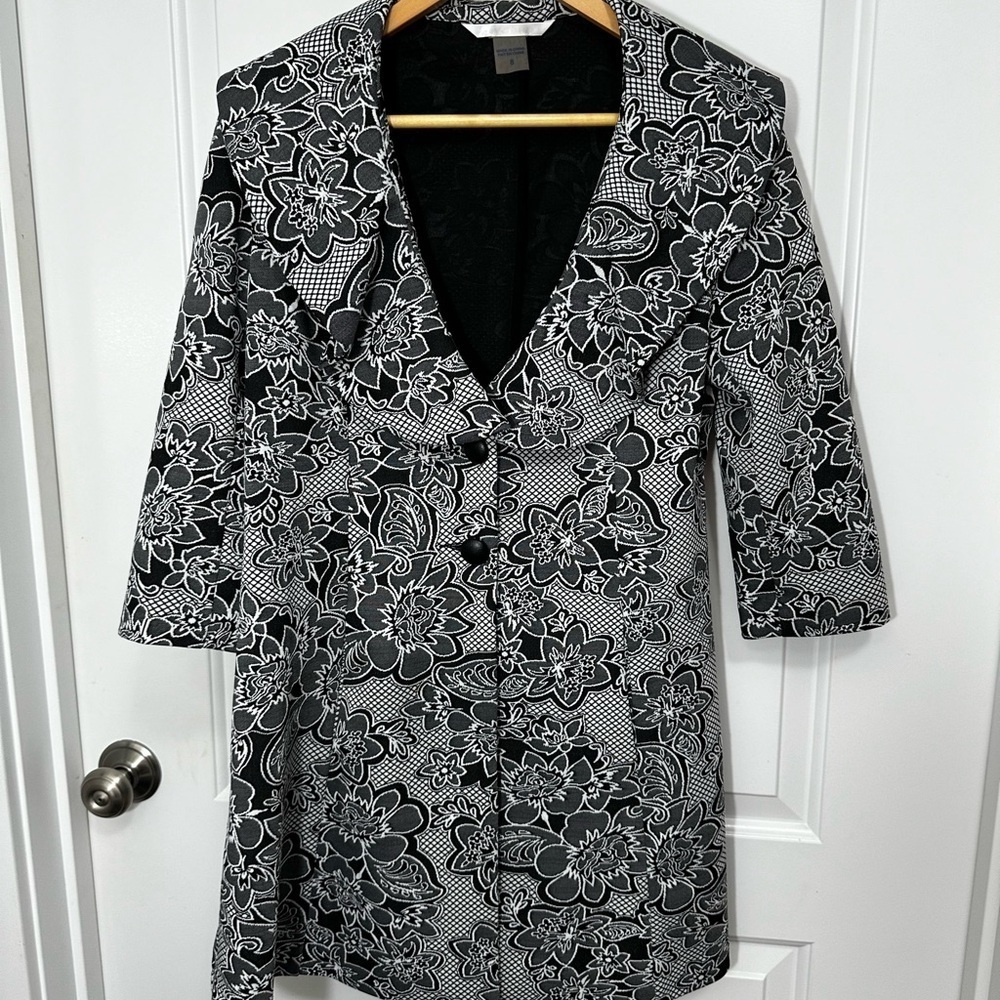Designer Polyester Black White Gray Floral 2 Button Closure Size 8